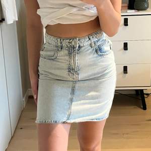 ”Perfect jeans” kjol från Gina tricot • Aldrig använd • Stlk 34 men passar 36/S