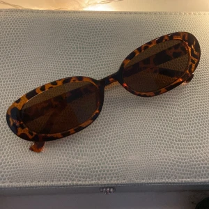 Solglasögon bruna - Super coola solglasögon🔥 säljer då jag inte fått användning av dem 