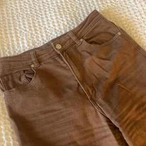 Bruna jeans  - Bruna jeans från H&M 🐻