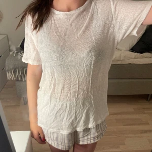 ZARA TSHIRT - pris kan diskuteras vid snabb affär ❤️köp hälsat med instabox