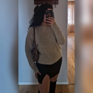 Tröja SAMSØE Ø SAMSØE   - Tröja från Samsøe samsøe, aldrig använd.   ✨️ 100% Ull. Ny pris: 1395 kr