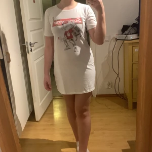 Louis vitton supreme klänning - Använd 3-4 gånger  