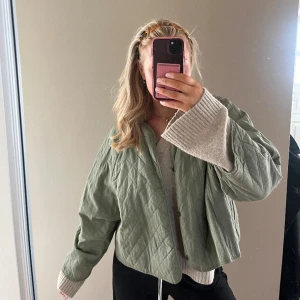 Vårjacka - Jättefin vårjacka från ZARA! Använd köp nu funktionen!