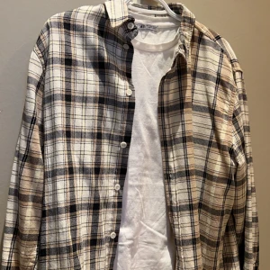 Zara beige overshirt  - Zara beige overshirt storlek M 