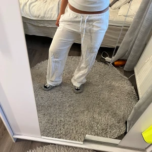 Linnebyxa - Linnebyxor i strl 170 men passar xs-s. Aldrig använda och säljs eftersom de inte kommer till användning. 🫶🏻Nypris: 300:-