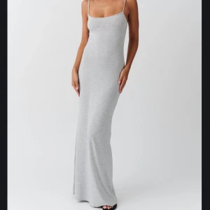 Långklänning - Säljer denna långklänning från ginatricot❤️‍🔥