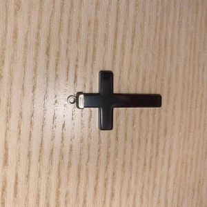 Hematit kors hänge - Fint 🤍