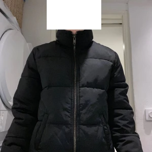 Svart Jacka - Svart stor Jacka från .OBJECT.