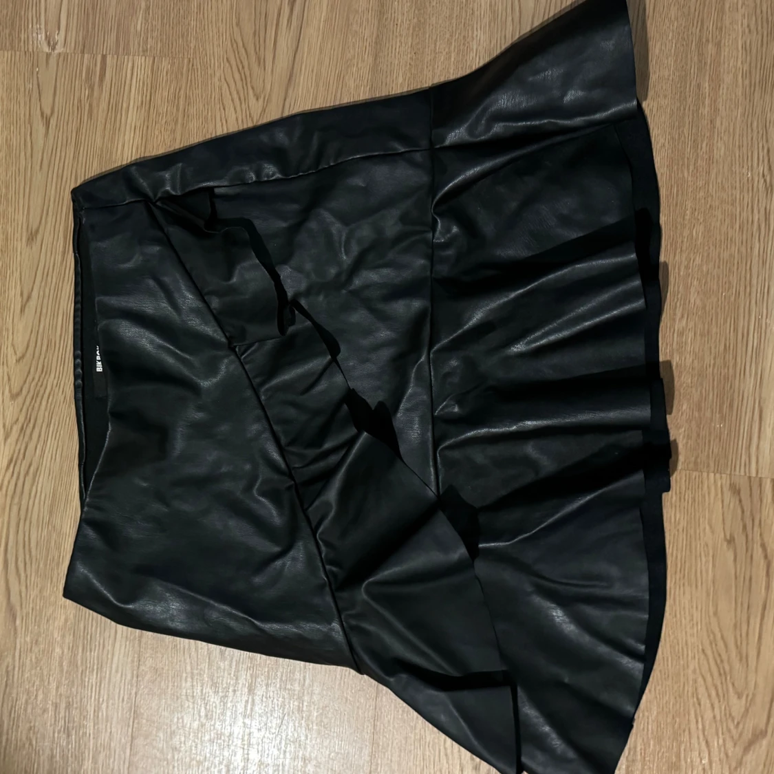 Skinnkjol volang - 91