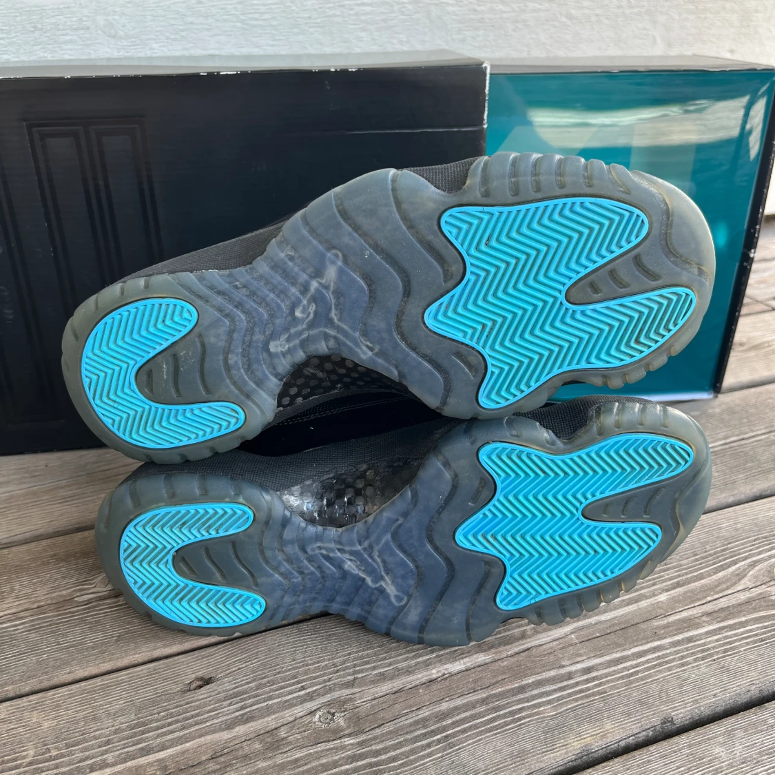 Jordan 11 ’Gamma blue’ - 90