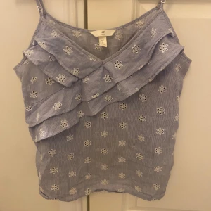 Sommartopp!💓 - Superfin tröja! Nyskick, använd 1 gång då den tyvärr är för stor för mig!