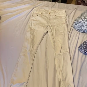 Vita jeans - Bra skick ingen har använt dem
