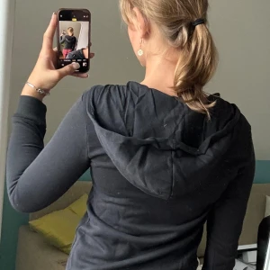 Adidas - Använd för några år sen nu har jag växt ut den 