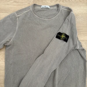 Stone Island Tröja  - Snygg tröja från Stone Island, i bra skick. Fler bilder kan skickas 