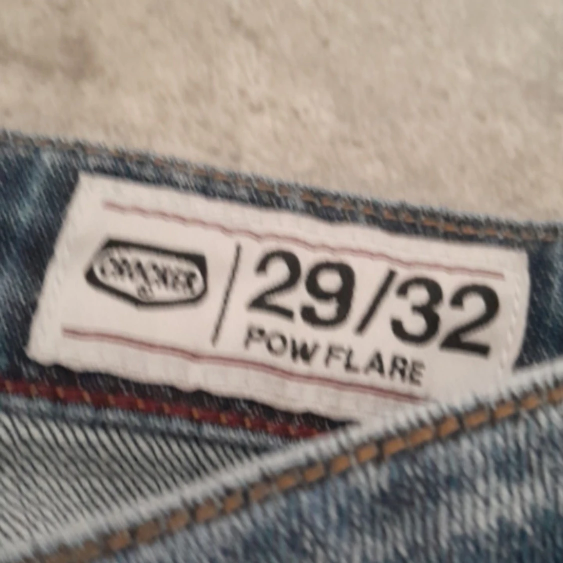 Blå jeans med bootcut från Crocker - 2