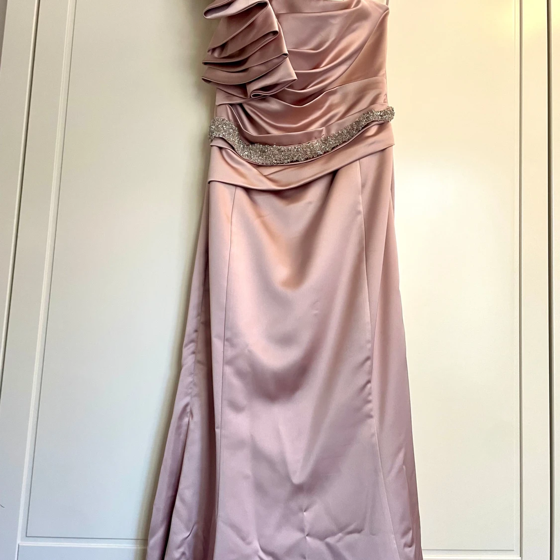 Champagnefärgad balklänning - 2