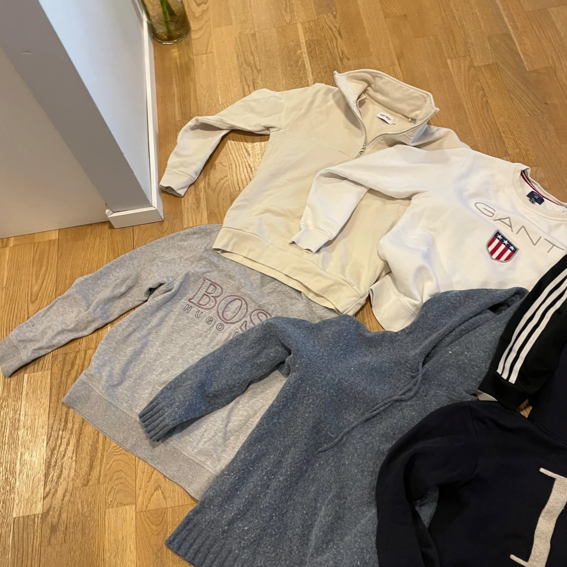 Samling av tröjor och hoodies - 3