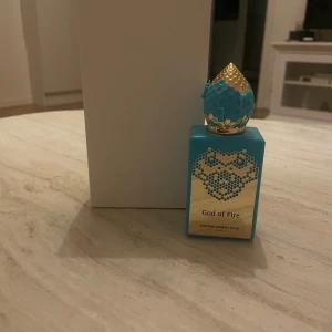 God of Fire  - Vill du lukta bäst i sommar? Säljer min god of fire, sjukt fin och tropisk doft. Cirka 30ml kvar!