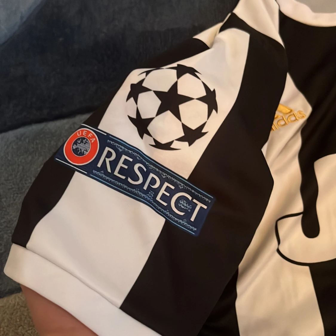 Svartvit randig Juventus fotbollströja - 1