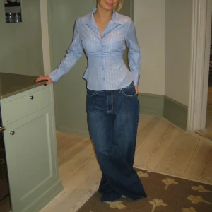 Skjorta från design by si - Säljer denna helt oanvänd skjortan från Design by si då den var för lite för mig. Är storlek m/l, men skulle säga att den mer är som en s/m