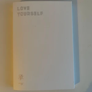 Bts album - Säljer detta love yourself albumet som inte används. Skriv gärna vid frågor och pris kan diskuteras 🫶🏻