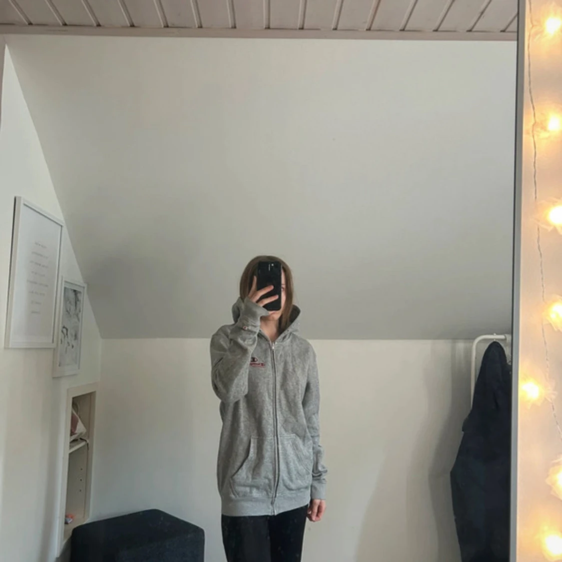 Grå hoodie från Champion med dragkedja - 3