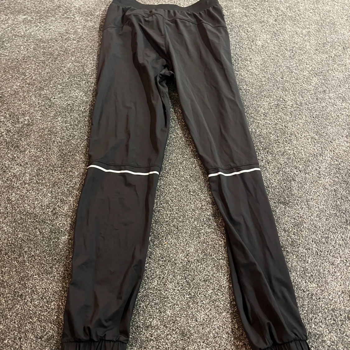 Svarta träningsbyxor från Famme - 1