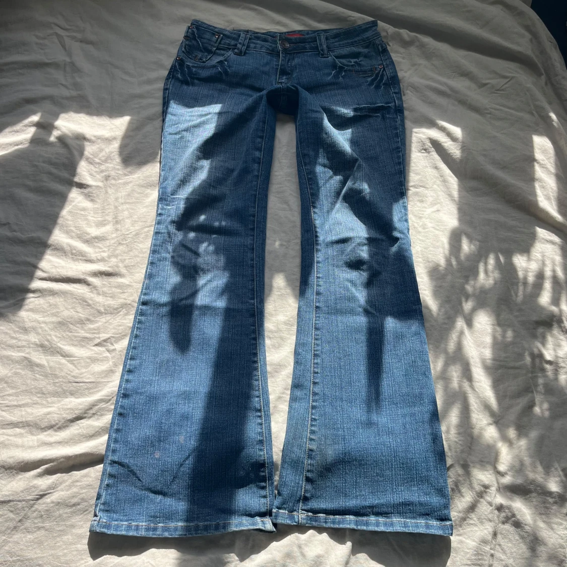 Blå bootcut jeans från Replay - 1