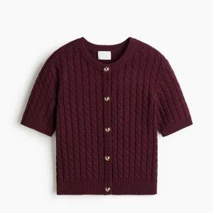 Vinröd kabelstickad tröja med guldknappar - Superfin tröja från HM med guldknappar. Inga defekter💕