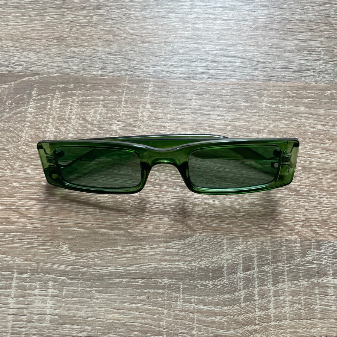 Gröna rektangulära solglasögon