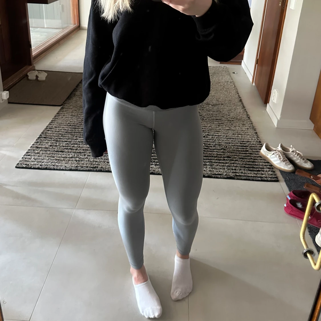 Ljusgrå leggings från Lululemon