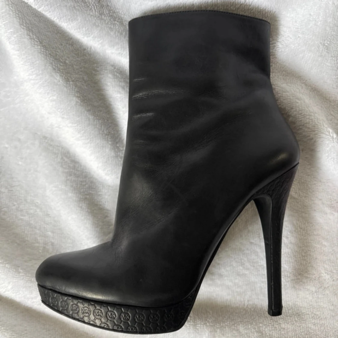 Svarta Michael Kors  stövletter med hög klack - 2