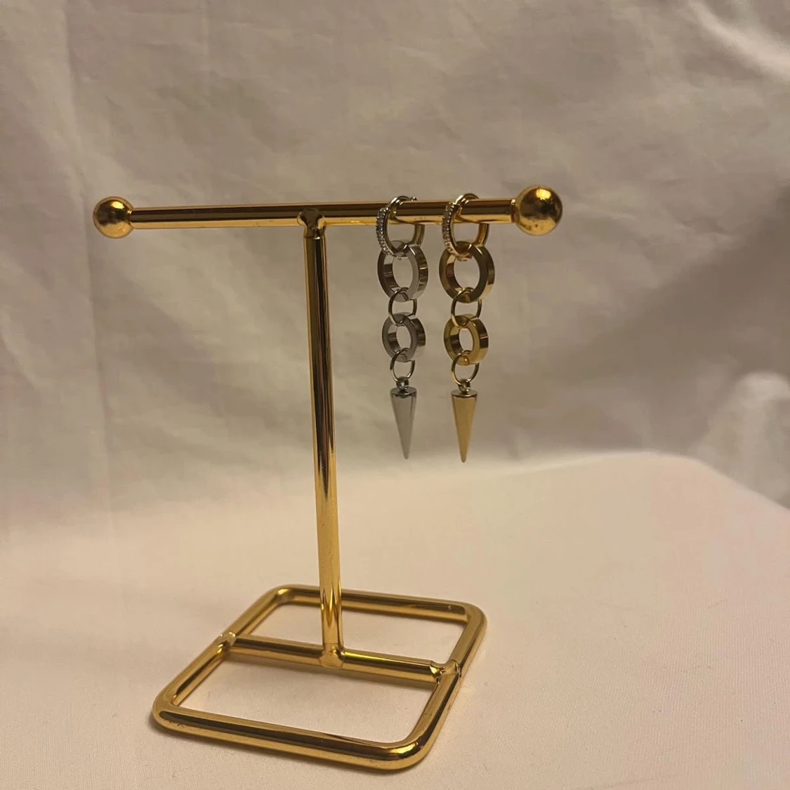 Chunky örhängen med kedjor och spikes