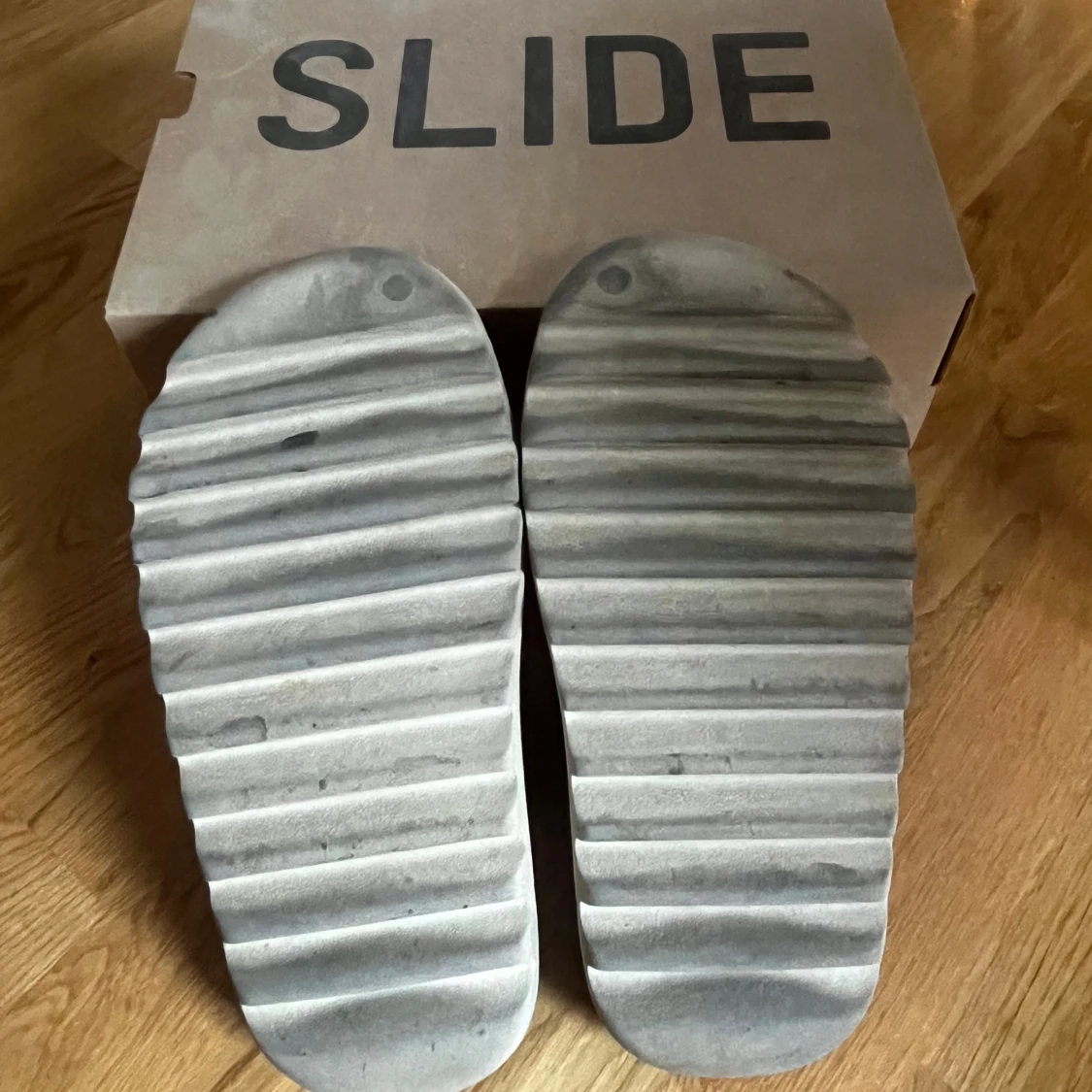 Yeezy slide ”Bone” strl 43 - 3