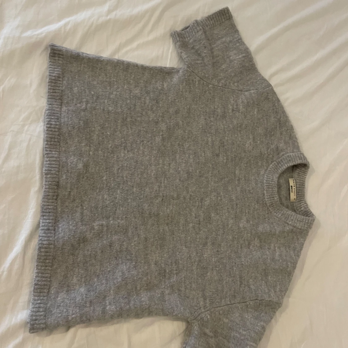 Grå stickad kortärmad tröja 💓 - 1