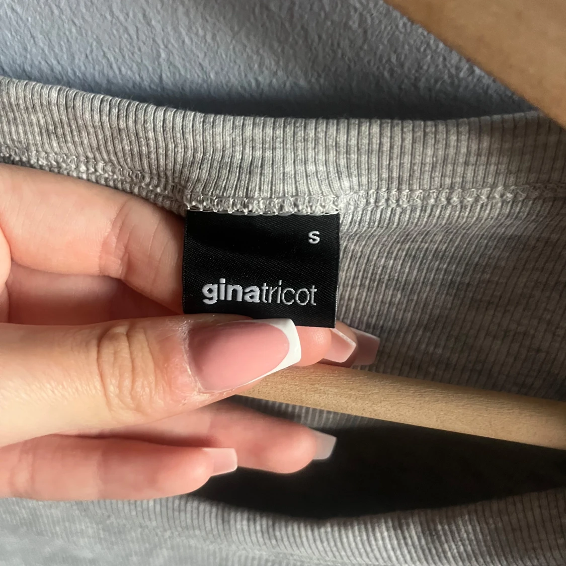 Grå ribbad långärmad tröja Gina Tricot - 1