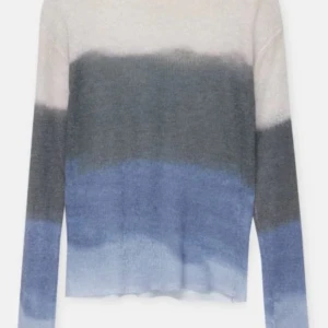 Tunnt stickad tröja från Pull and Bear - Säljer en tunn stickad tröja från Pull and Bear med breda blockfärger i vit/ljusgrå, mörkgrå och blå. Tröjan har lång ärm och rund hals, perfekt för dig som gillar chill och stilren vibe. Materialet är mjukt och lätt, passar skönt till jeans eller kjol. 