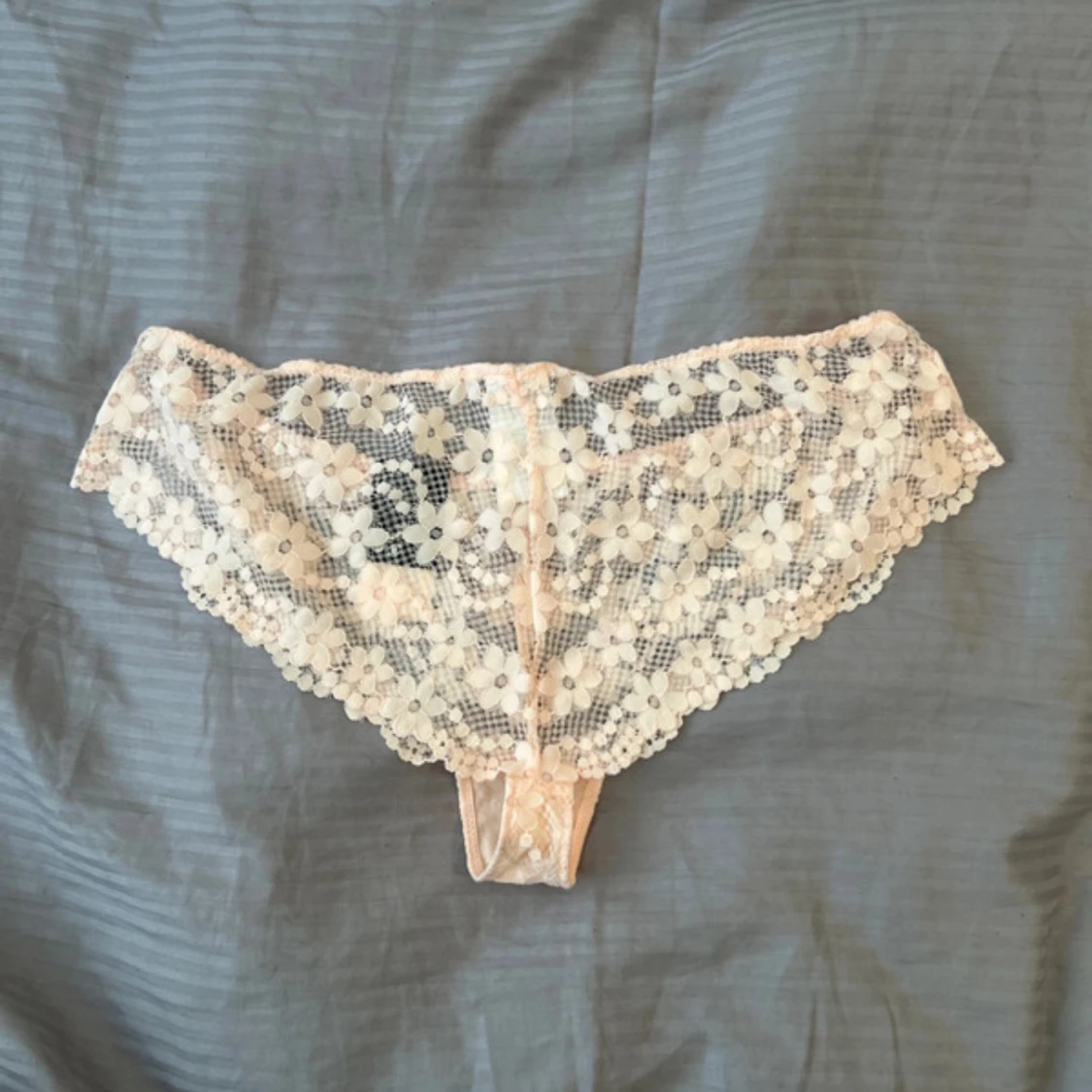 Blommiga spets-trosor från H&M - 1