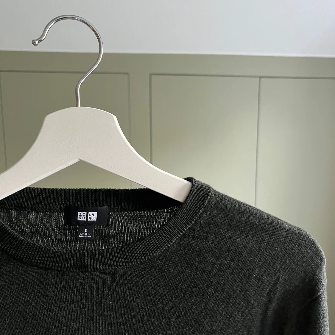 Mörkgrön stickad tröja från Uniqlo - 1