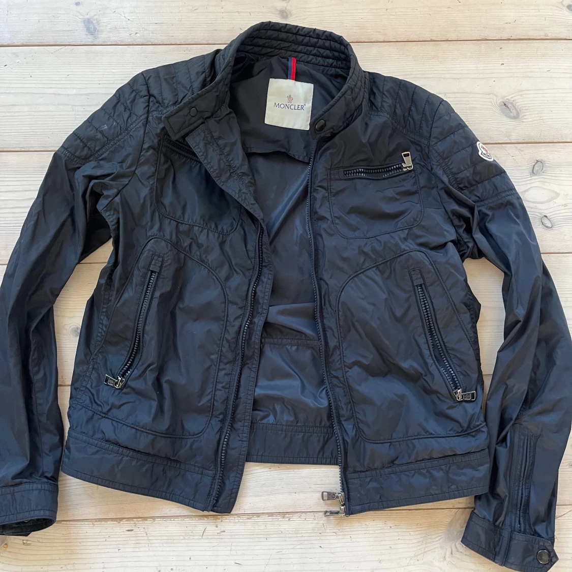 Svart vindjacka från Moncler - 2