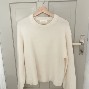 Stickad tröja  - Super snygg tröja från Gina! Endast använd 1 gång då jag inte gillade den❣️