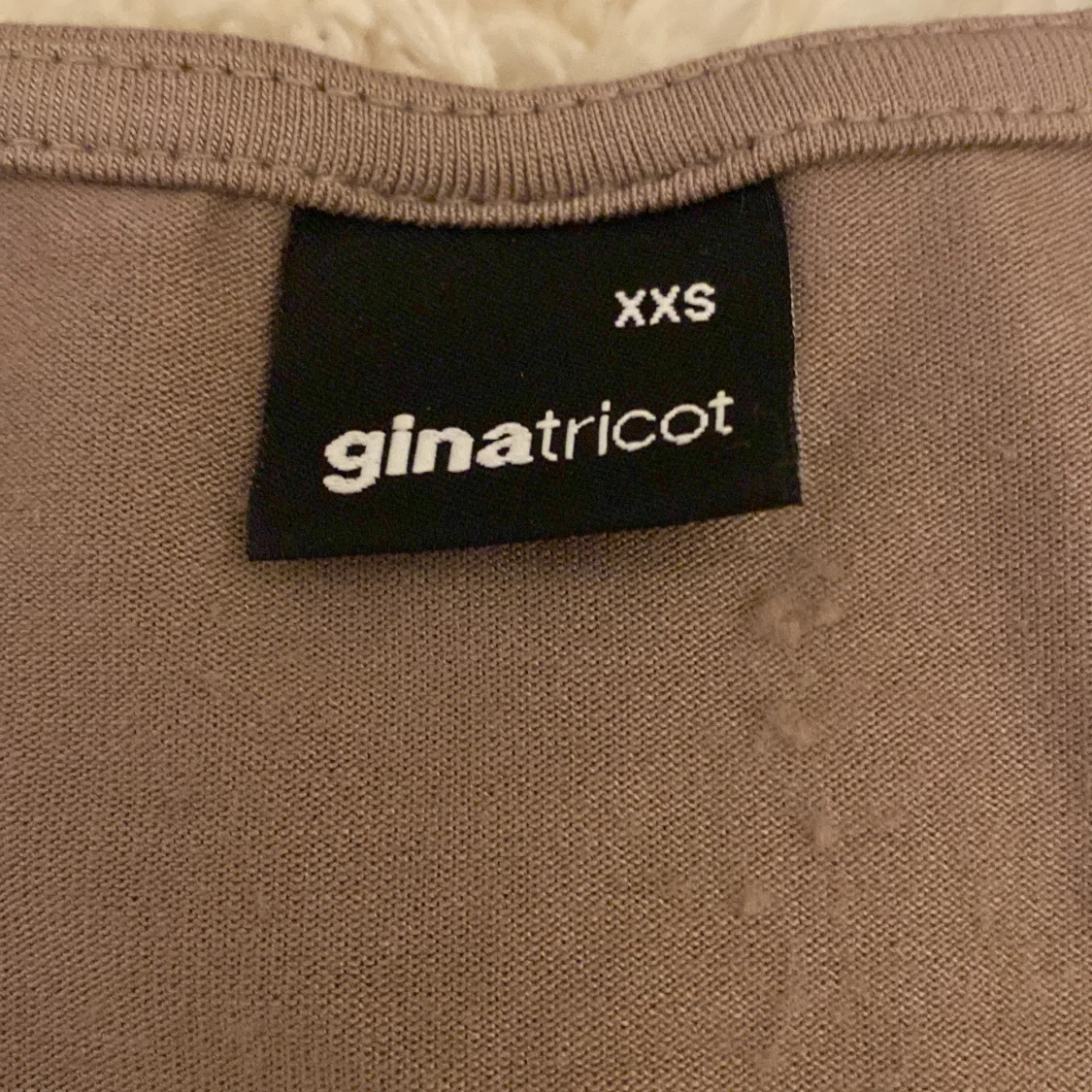 Beige långärmad topp från Gina Tricot - 2