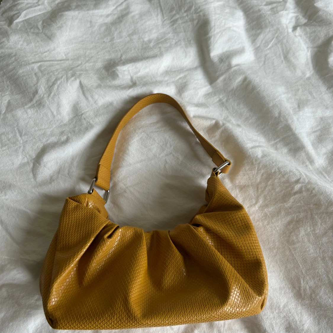 Gul väska - 4