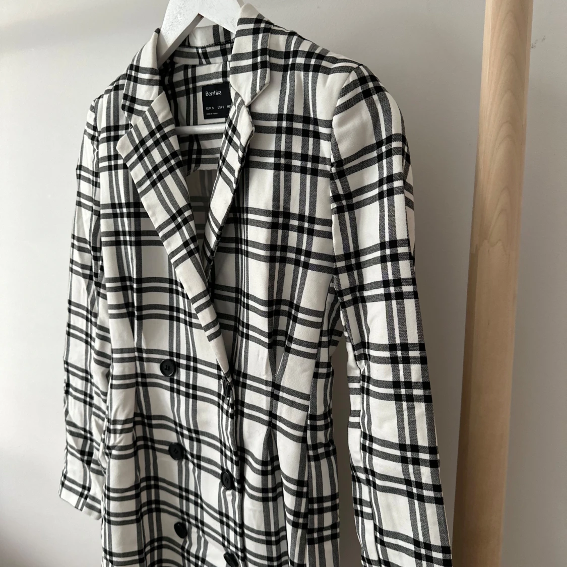 Blazerklänning med dubbelknäppning  - 1