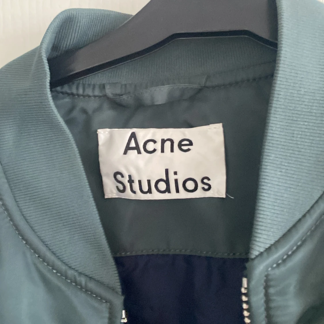 Grön bomberjacka från Acne Studios - 2