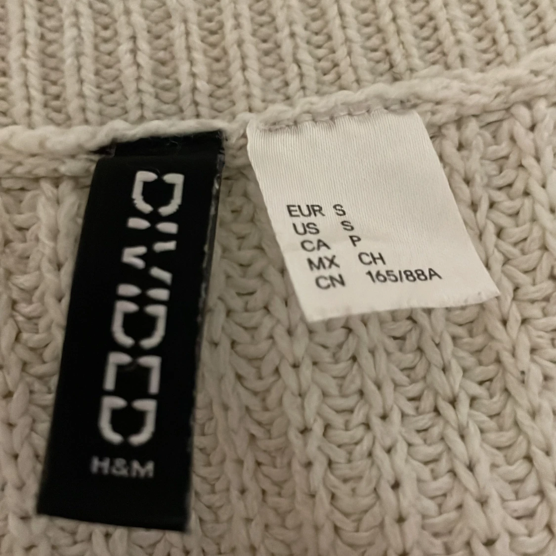 Vit stickad väst från H&M - 2