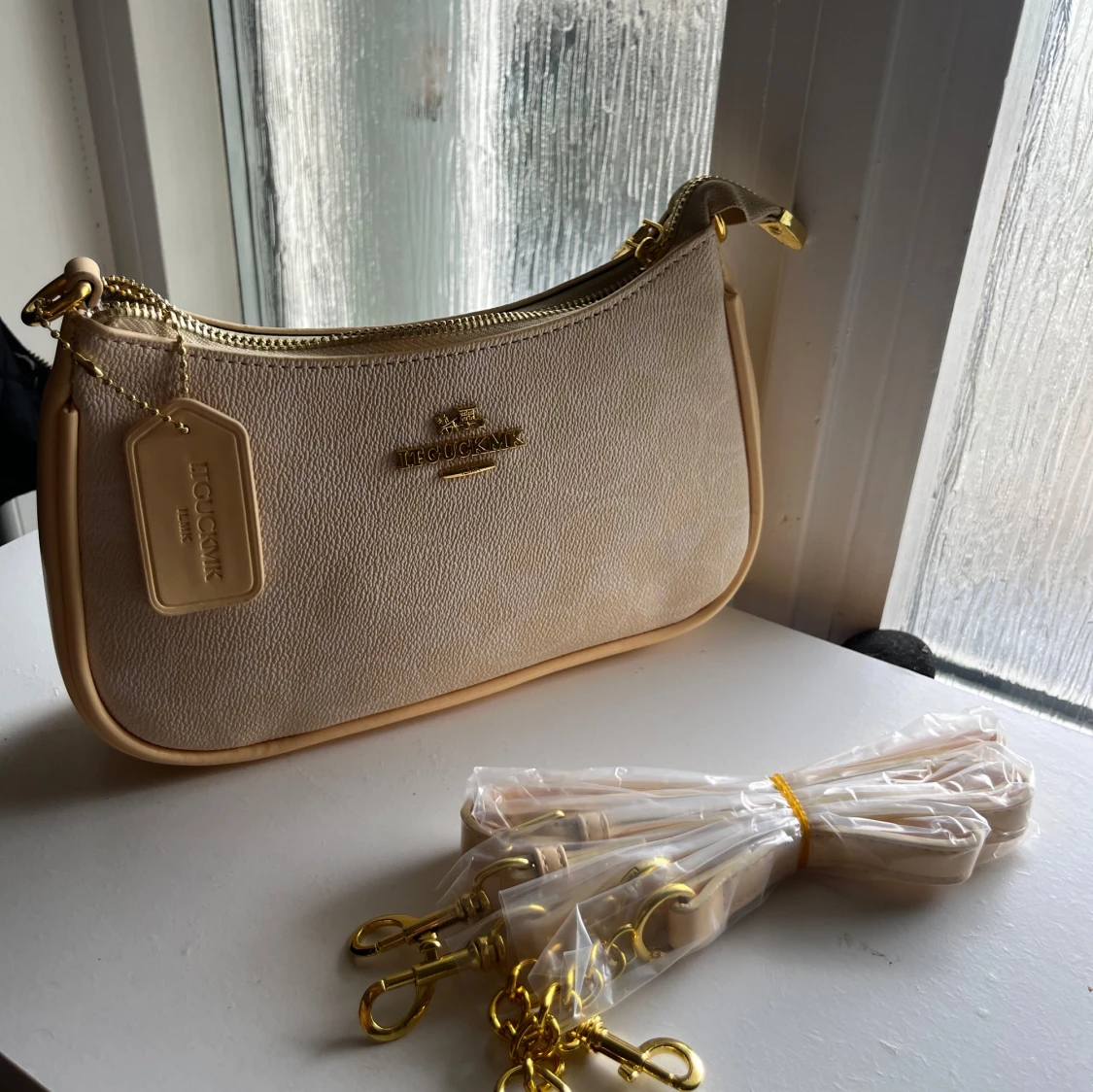 Beige axelväska från Coach - 3