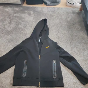 Nocta Fleece  - pris kan diskuteras vid snabb affär. Knappt användt