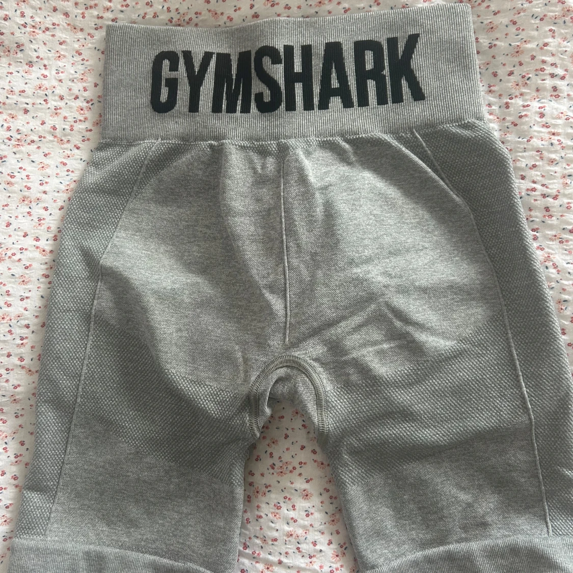 Grå träningstights-shorts Gymshark - 1