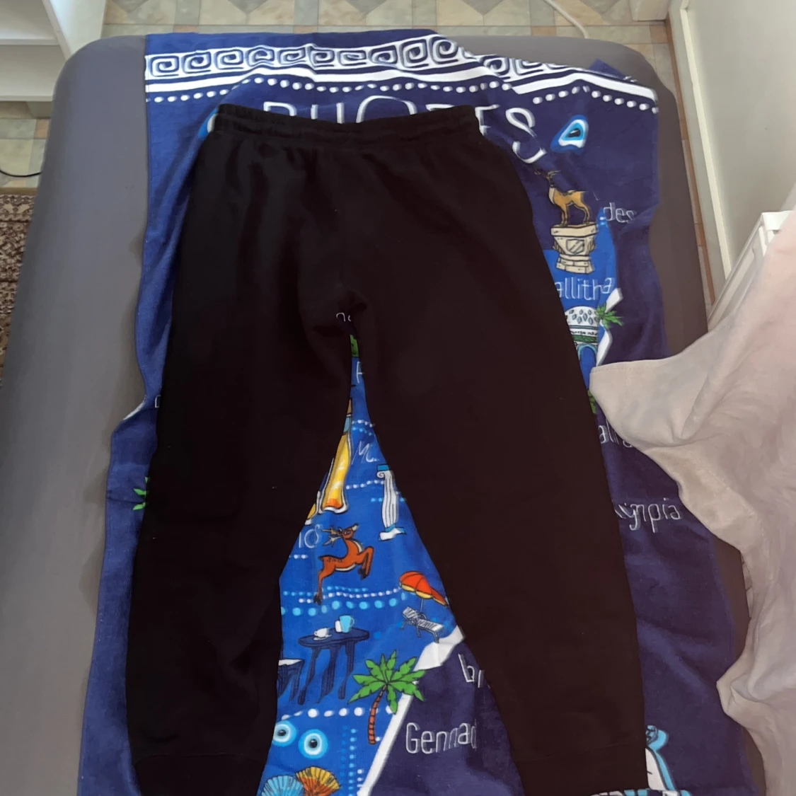 Svarta Hoodrich mjukisbyxor  - 4